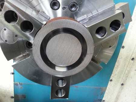 鐵塔主要用什么鋼材，鐵塔用的是什么鋼不會生銹